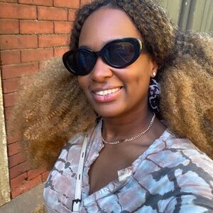 Meet your Posher, Ornella